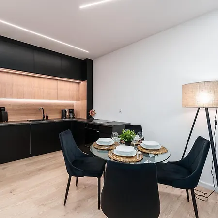 アパート Red Sun Morska レバル