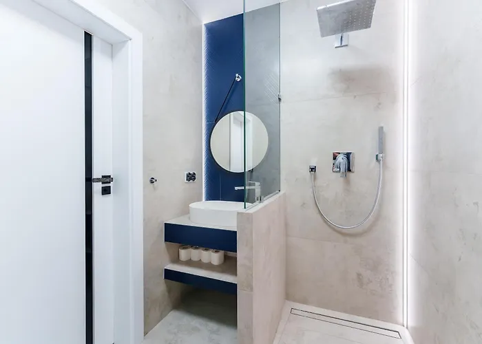 Red Sun Morska アパート レバル